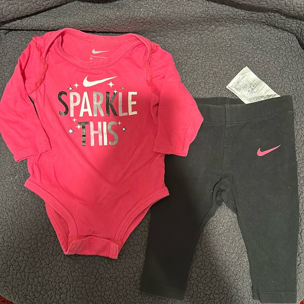 Baby Girl Nike long sleeve Onesie outfit sz 6 months